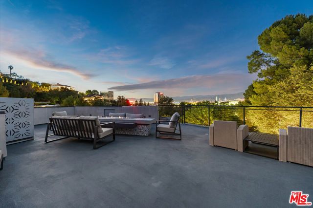 3712 Broadlawn Drive, Los Angeles, CA 90068
