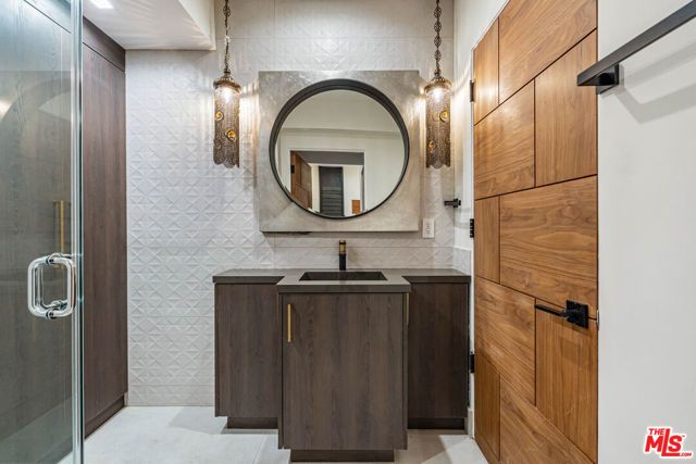 3712 Broadlawn Drive, Los Angeles, CA 90068