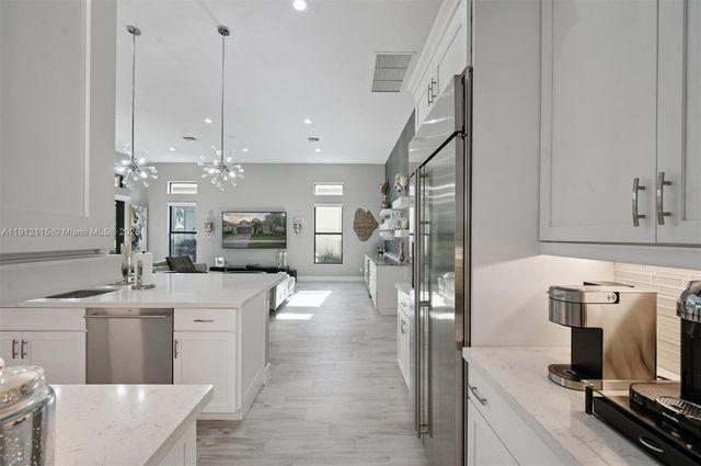 12065 N Kalmar Cir, Parkland, FL 33076