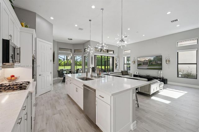 12065 N Kalmar Cir, Parkland, FL 33076