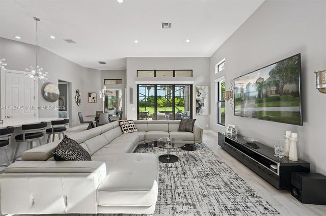 12065 N Kalmar Cir, Parkland, FL 33076