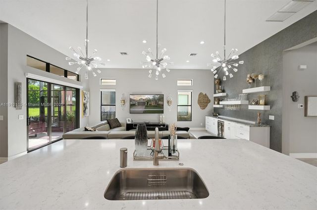 12065 N Kalmar Cir, Parkland, FL 33076