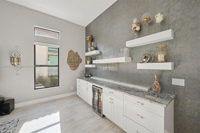 12065 N Kalmar Cir, Parkland, FL 33076