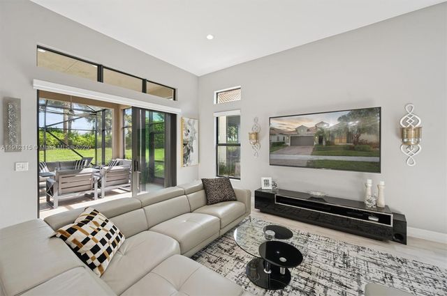 12065 N Kalmar Cir, Parkland, FL 33076