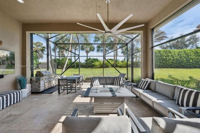 12065 N Kalmar Cir, Parkland, FL 33076