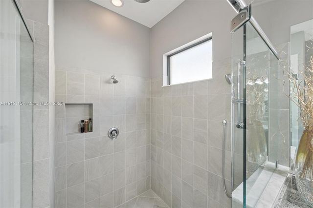 12065 N Kalmar Cir, Parkland, FL 33076