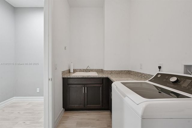 12065 N Kalmar Cir, Parkland, FL 33076