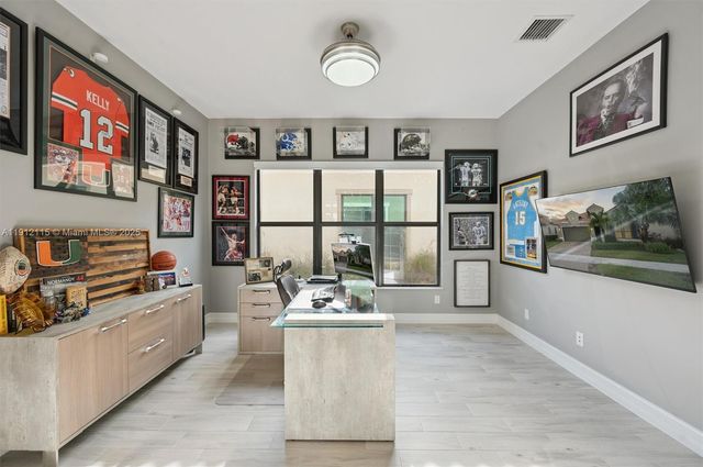 12065 N Kalmar Cir, Parkland, FL 33076