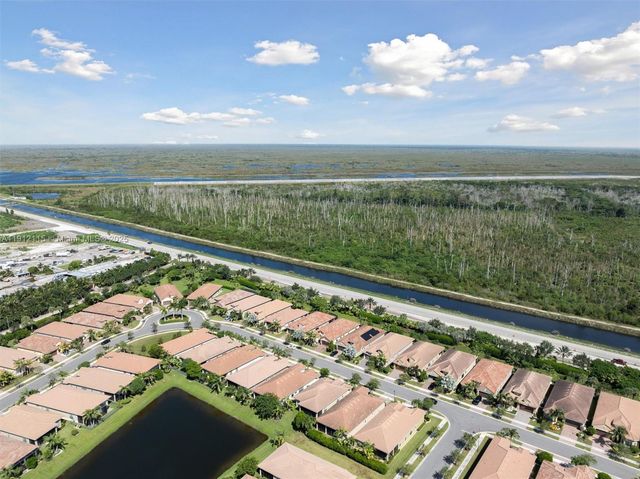 12065 N Kalmar Cir, Parkland, FL 33076