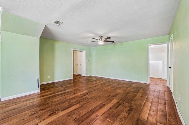 122 Dodd Preston RD, Elgin, TX 78621