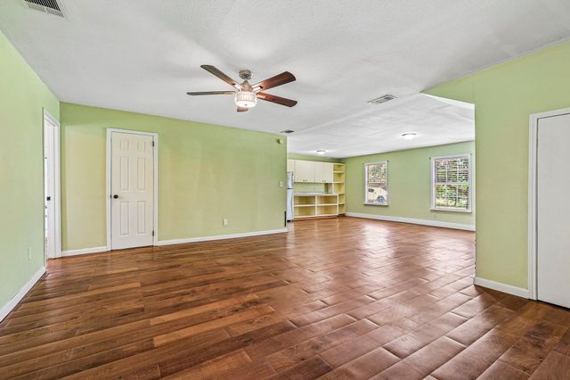 122 Dodd Preston RD, Elgin, TX 78621