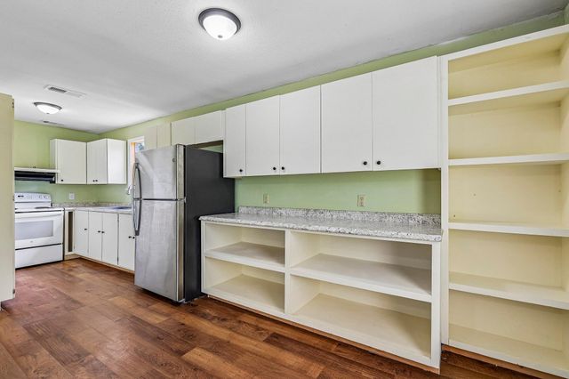 122 Dodd Preston RD, Elgin, TX 78621