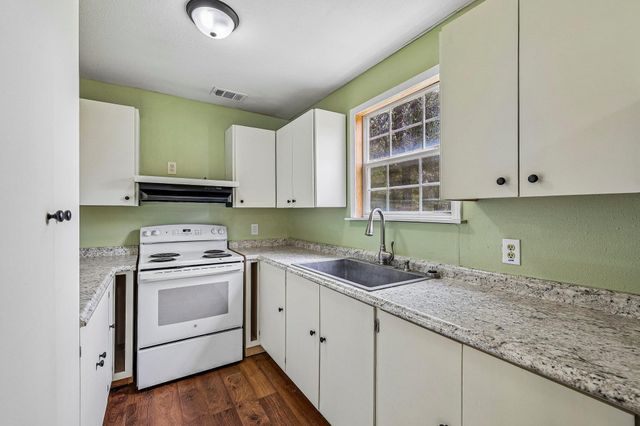 122 Dodd Preston RD, Elgin, TX 78621