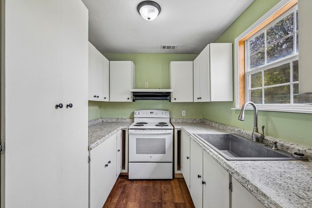 122 Dodd Preston RD, Elgin, TX 78621