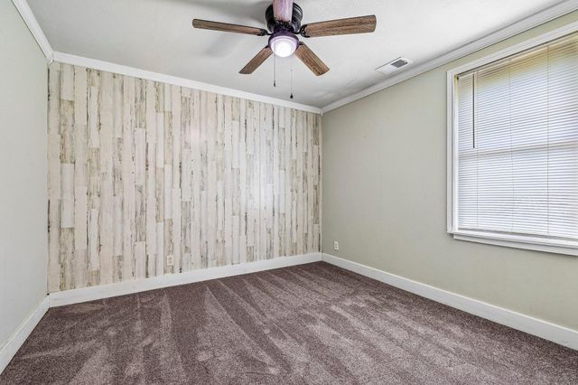 122 Dodd Preston RD, Elgin, TX 78621