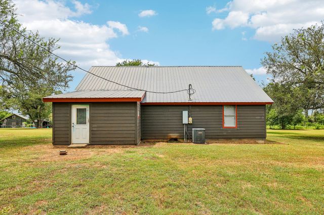 122 Dodd Preston RD, Elgin, TX 78621
