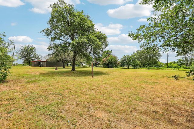 122 Dodd Preston RD, Elgin, TX 78621