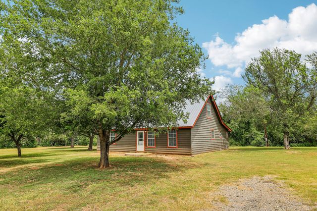 122 Dodd Preston RD, Elgin, TX 78621