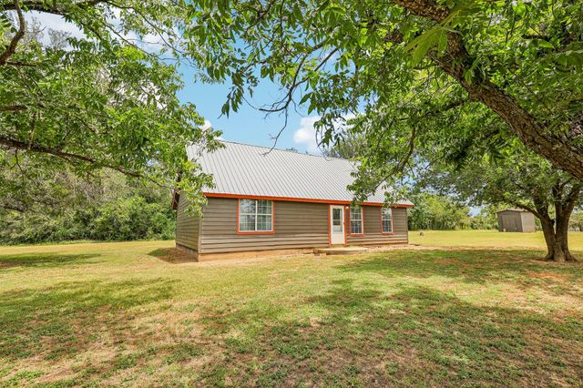 122 Dodd Preston RD, Elgin, TX 78621