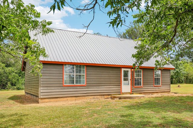 122 Dodd Preston RD, Elgin, TX 78621