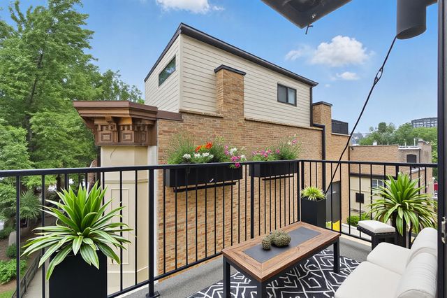 1312 W Madison Street 3A, Chicago, IL 60607