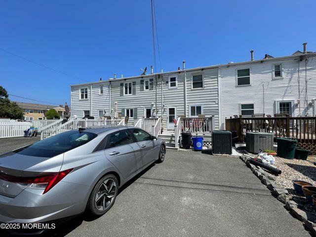 20 Vine Court, Long Branch, NJ 07740