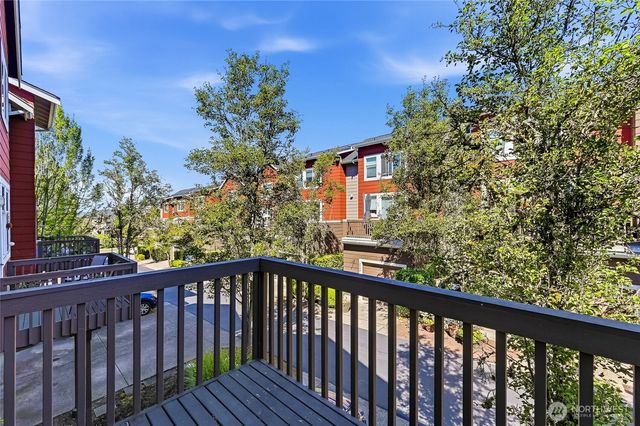 1771 25th Avenue NE, Issaquah, WA 98029