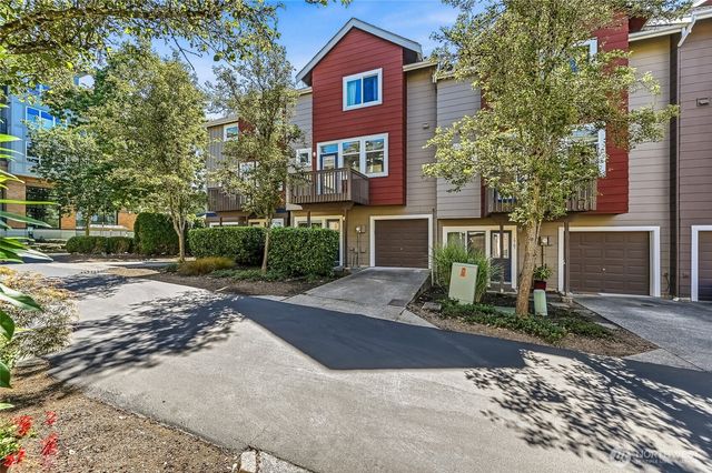 1771 25th Avenue NE, Issaquah, WA 98029