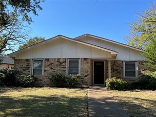 908 Cross Bend Rd, Plano, TX 75023