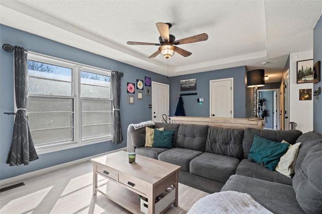 928 NE Mulberry Street, Lee's Summit, MO 64086