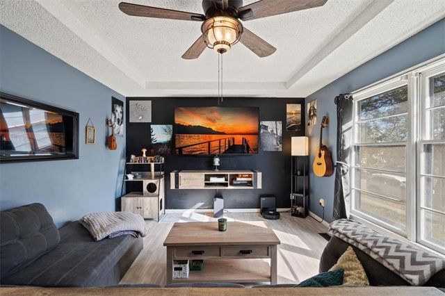 928 NE Mulberry Street, Lee's Summit, MO 64086