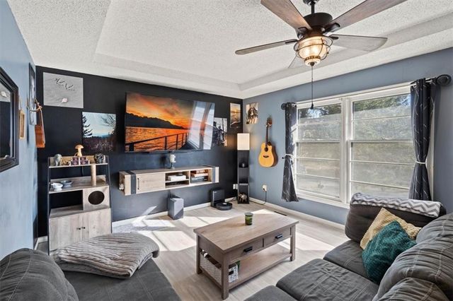 928 NE Mulberry Street, Lee's Summit, MO 64086