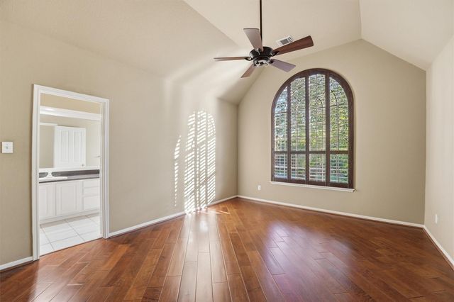 56 Lakeridge Drive, The Woodlands, TX 77381