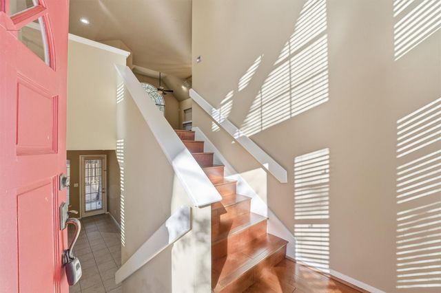 56 Lakeridge Drive, The Woodlands, TX 77381