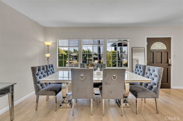 18352 Bessemer, Tarzana, CA 91335