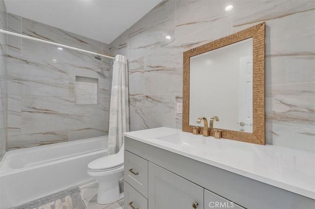 18352 Bessemer, Tarzana, CA 91335