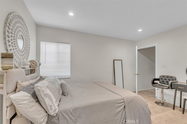 18352 Bessemer, Tarzana, CA 91335