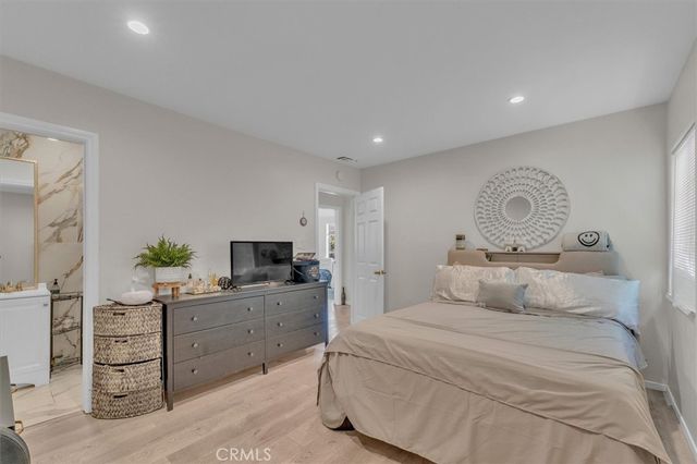 18352 Bessemer, Tarzana, CA 91335