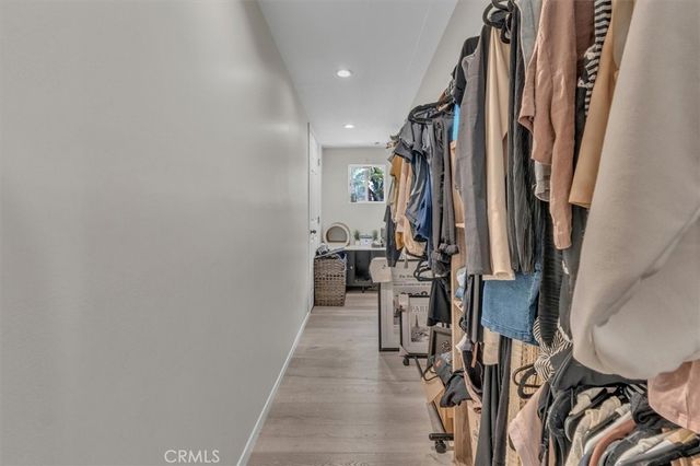 18352 Bessemer, Tarzana, CA 91335