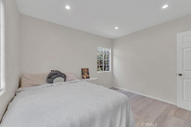 18352 Bessemer, Tarzana, CA 91335