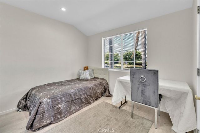 18352 Bessemer, Tarzana, CA 91335