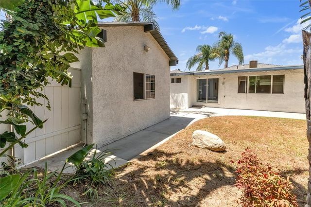 18352 Bessemer, Tarzana, CA 91335