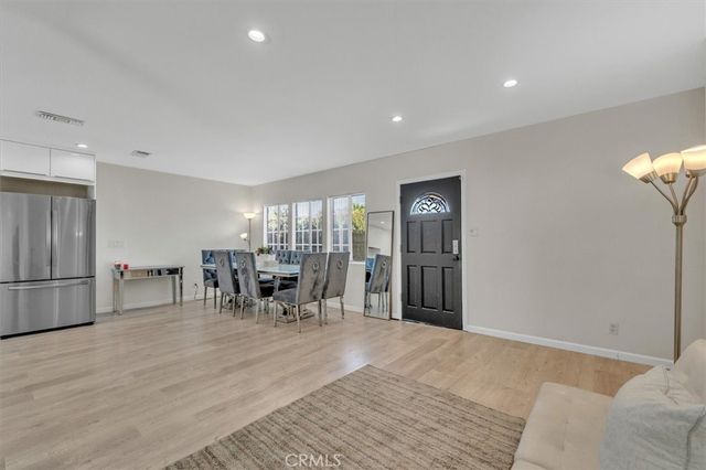 18352 Bessemer, Tarzana, CA 91335
