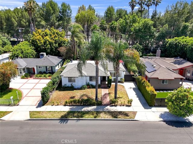 18352 Bessemer, Tarzana, CA 91335
