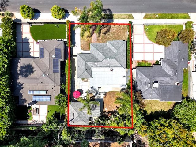 18352 Bessemer, Tarzana, CA 91335