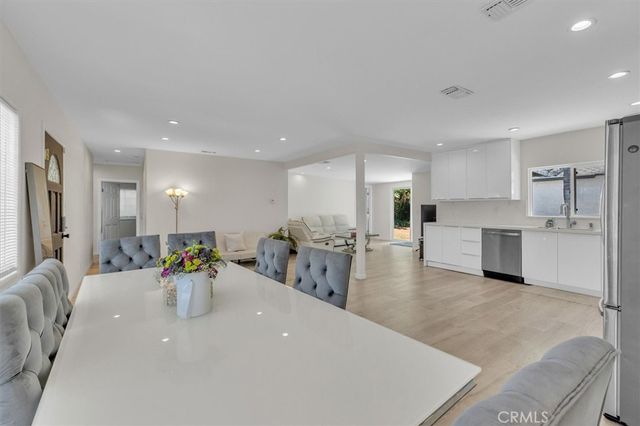 18352 Bessemer, Tarzana, CA 91335