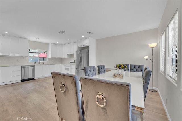 18352 Bessemer, Tarzana, CA 91335
