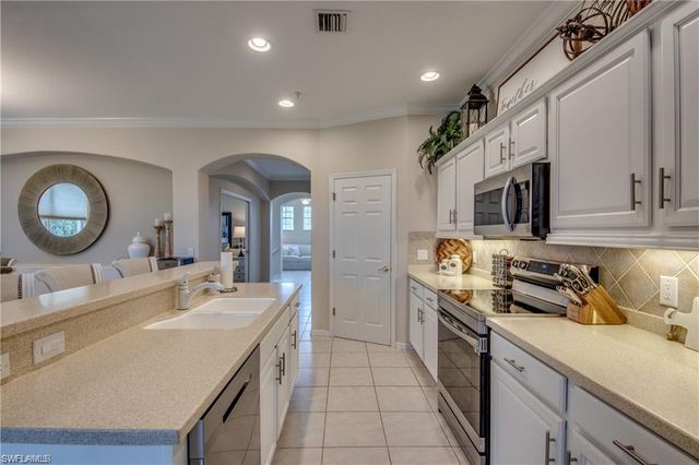 14776 Calusa Palms DR 204, Fort Myers, FL 33919