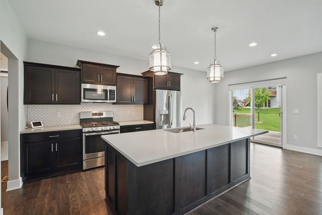 8704 Highland Oaks Drive, Johnston, IA 50131