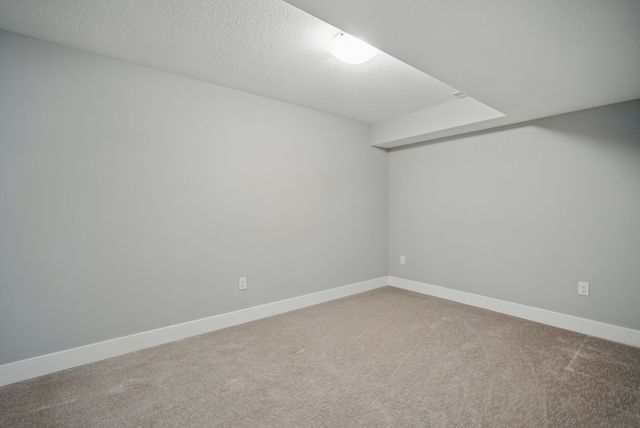 8704 Highland Oaks Drive, Johnston, IA 50131